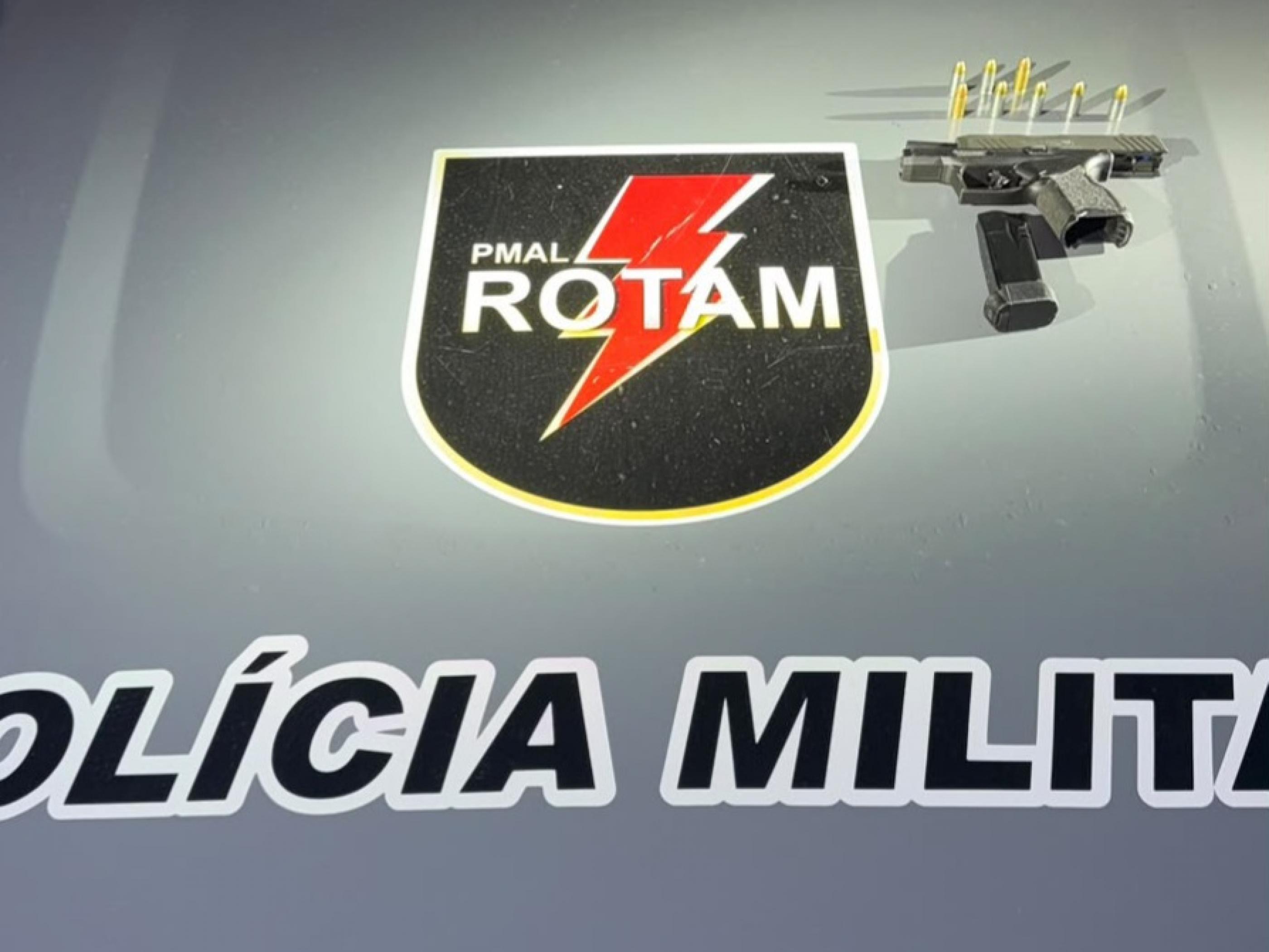 Pistola calibre 9 milímetros e munições apreendidas pela Polícia Militar na Chã da Jaqueira.