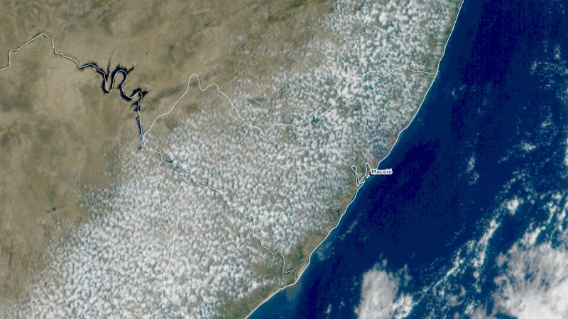 Imagem de satélite de Alagoas e do litoral nordestino registrada no domingo, 11 de outubro