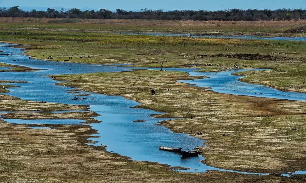 Composição sobre calor oceânico e impactos do El Niño em Alagoas