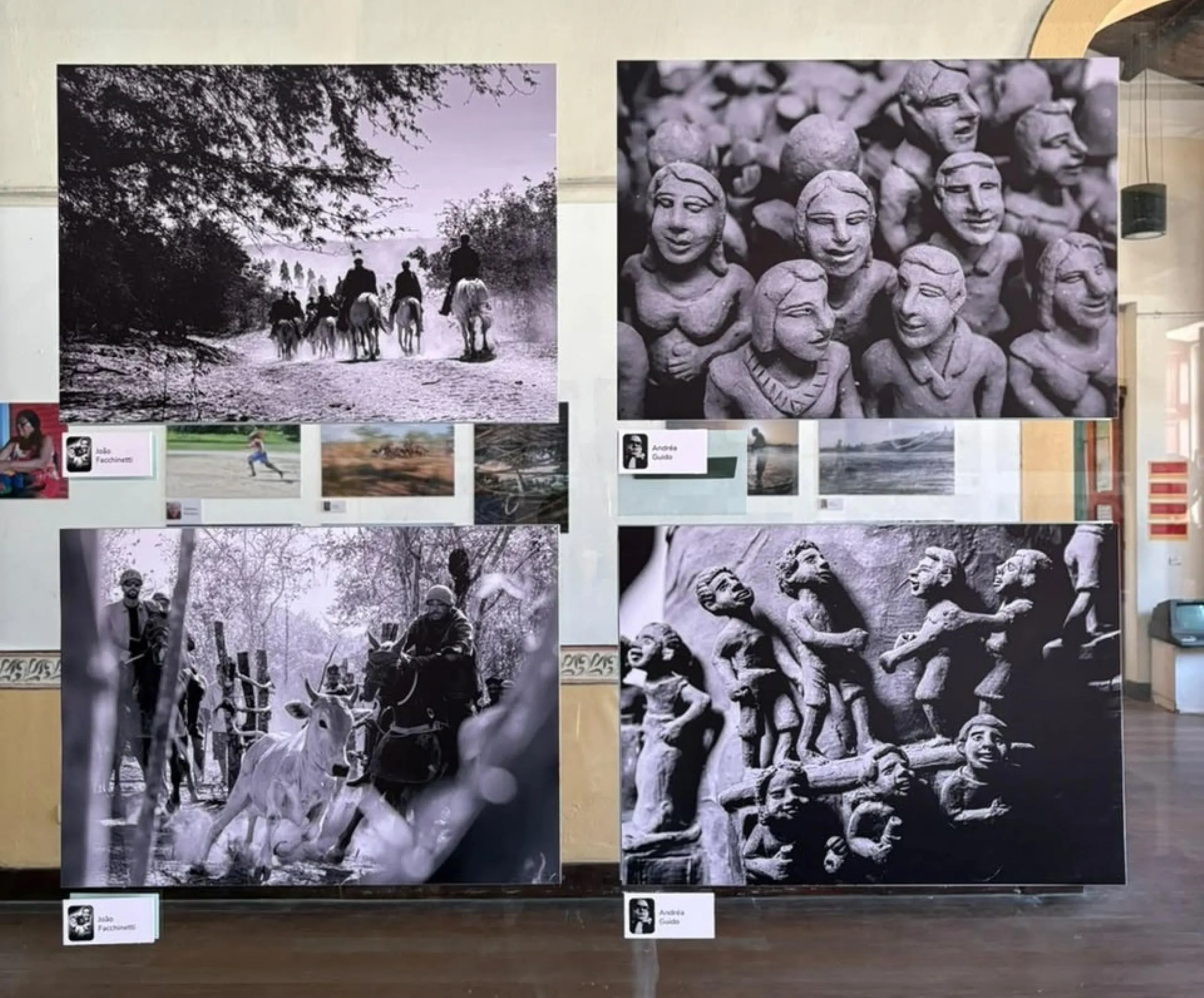 Painéis fotográficos da exposição Saberes Tradicionais Alagoanos instalados no Museu da Imagem e do Som de Alagoas