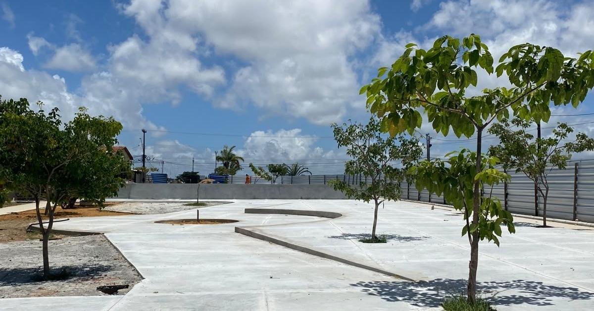 Área em construção da nova praça do bairro São Jorge, em Maceió