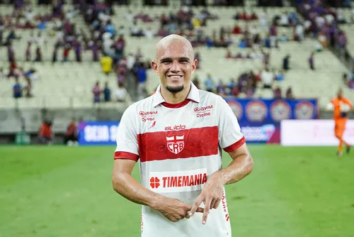 Jogadores do CRB durante partida da Série B no Estádio Rei Pelé